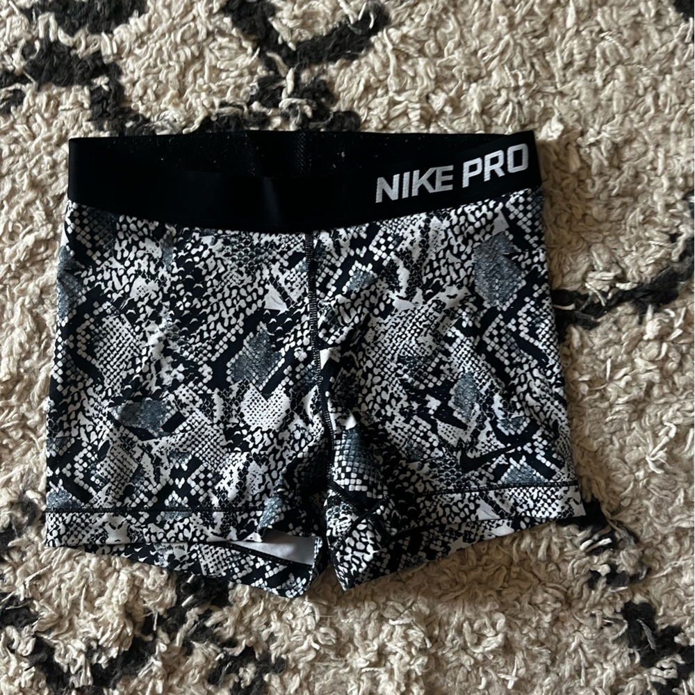 Snakeskin Nike Pros